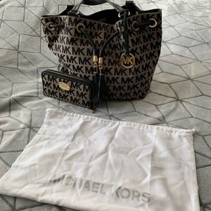 AUTHENTIC MICHAEL KORS BUNDLE